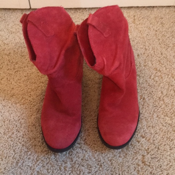 Red ankle suede boots - Picture 2 of 8